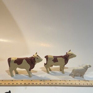 Vintage playmobil geobra Cream and Brown Cow sheep (lot 53)